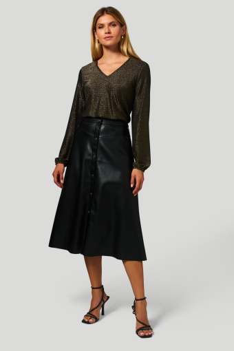 Czarny top z błyszczącą nitką