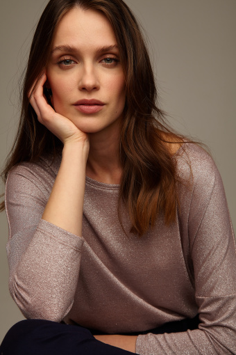 Wiskozowy top z połyskiem