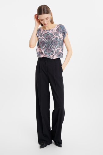 Luźny top z nadrukiem