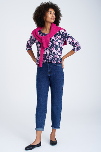 Dzianinowa bluzka w jasnoróżowe kwiaty Dzianinowa bluzka w jasnoróżowe kwiaty