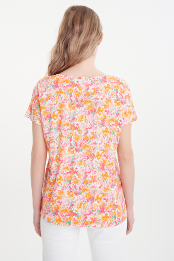 Top z nadrukiem typu łączka 