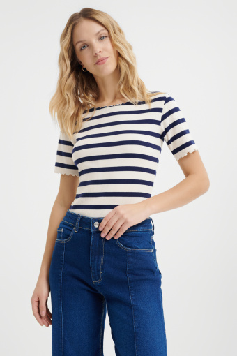 Top w paski obszyty falbanką 
