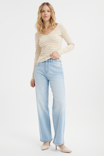 Top w paski z wycięciem w kształcie V na plecach 