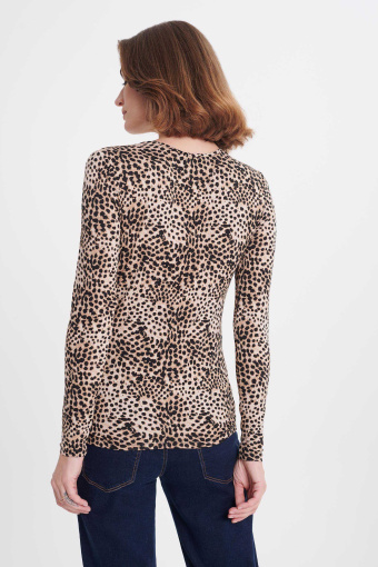 Casualowy top slim fit z nadrukiem w cętki