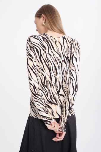 Casualowy top slim fit z nadrukiem w cętki