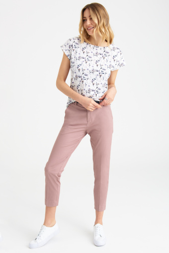 Jasny top z nadrukiem typu "łączka"