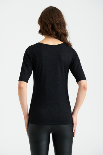 Czarny top z delikatnym połyskiem, rękaw do łokcia