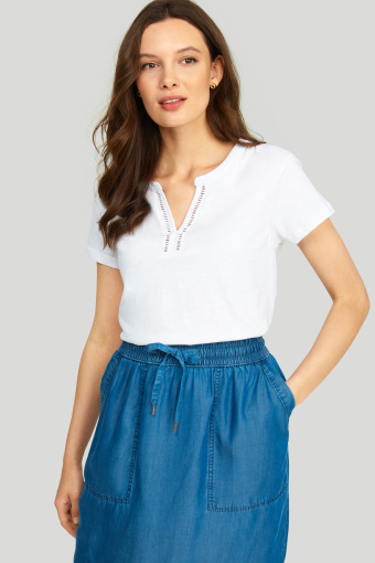 Bawełniany top z ozdobnym detalem przy dekolcie