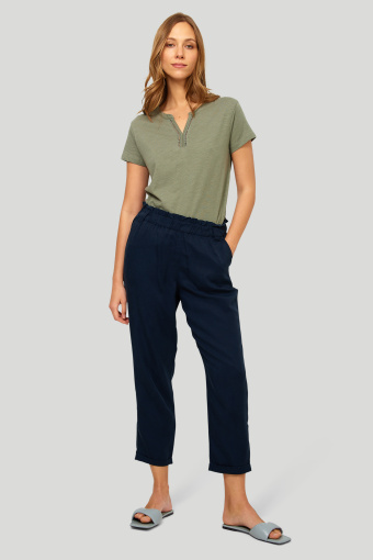 Bawełniany top z ozdobnym detalem przy dekolcie