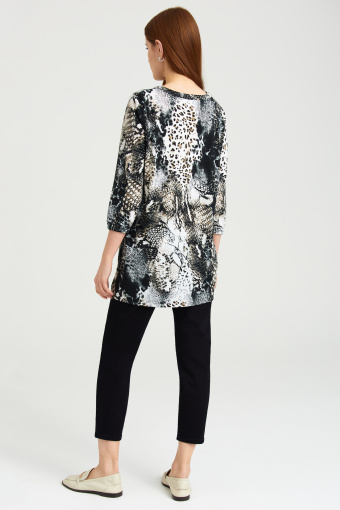 Dłuższy, dzianinowy top ze zwierzęcym printem
