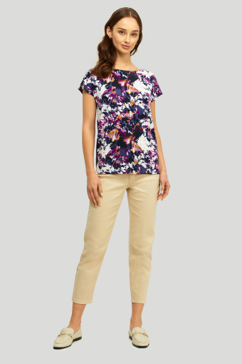 Stylowy top z nadrukiem w kolorowe kwiaty Stylowy top z nadrukiem w kolorowe kwiaty