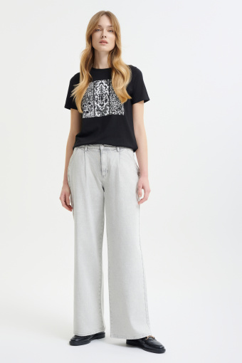 Czarny top z nadrukiem  Czarny top z nadrukiem