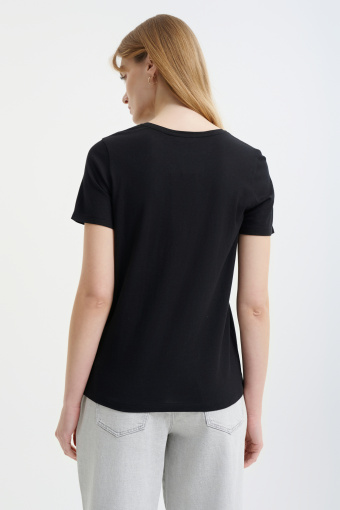 Czarny top z nadrukiem  Czarny top z nadrukiem