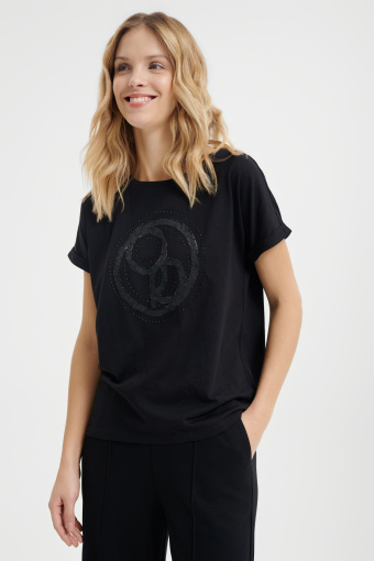 Czarny top z błyszczącym nadrukiem 