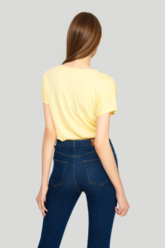 Dzianinowy top z ozdobnymi wstawkami