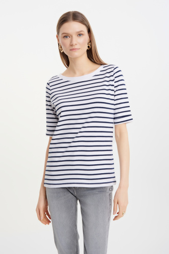 Uniwersalny top w paski Uniwersalny top w paski