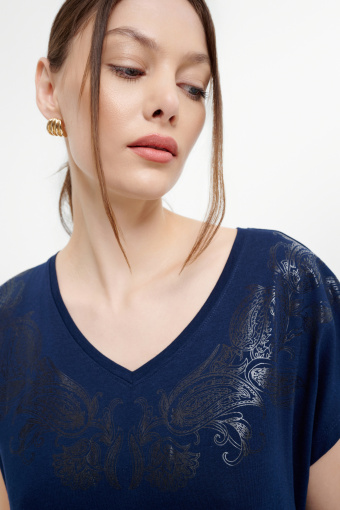 Granatowy top z nadrukiem
