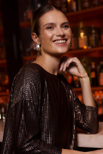 トップス Mi Błyszczący top w kolorze miedzi, krótki rękaw