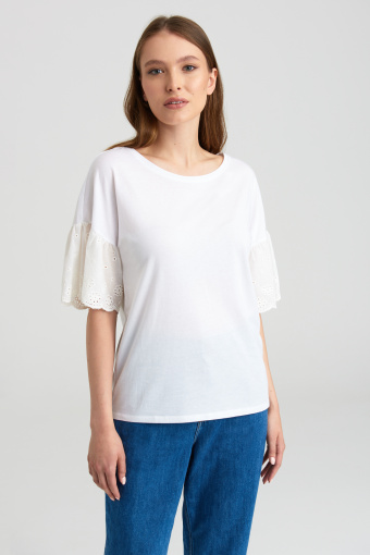 Biały, luźny top z dekoracyjnymi rękawami