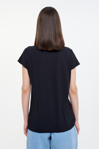 Stylowy czarny top z błyszczącym nadrukiem Stylowy czarny top z błyszczącym nadrukiem