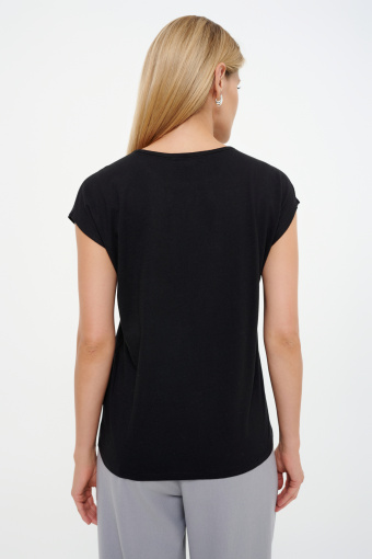 Czarny top o luźnym kroju z nadrukiem  Czarny top o luźnym kroju z nadrukiem