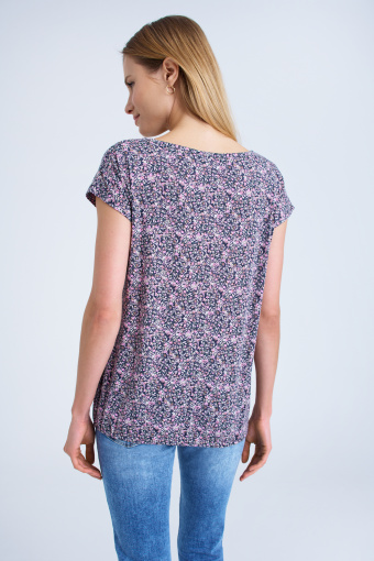 Przewiewny top z malarskim nadrukiem w kwiaty Przewiewny top z malarskim nadrukiem w kwiaty