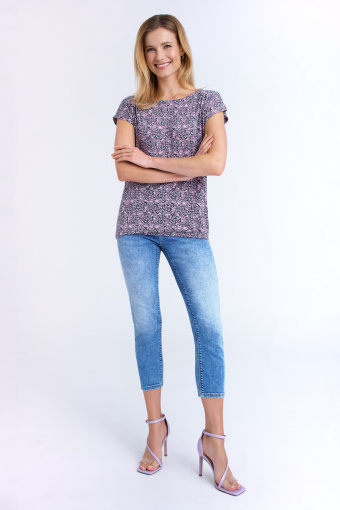 Przewiewny top z malarskim nadrukiem w kwiaty Przewiewny top z malarskim nadrukiem w kwiaty