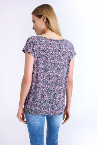 Przewiewny top z malarskim nadrukiem w kwiaty Przewiewny top z malarskim nadrukiem w kwiaty