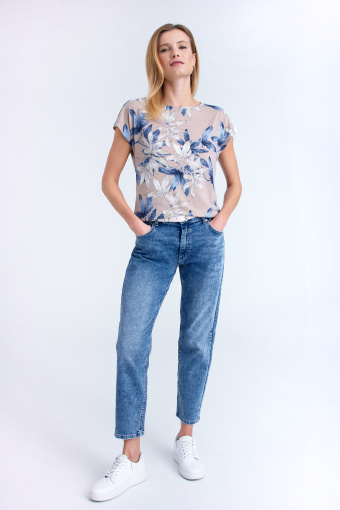 Top w kolorze beżowym z ozdobnym nadrukiem Top w kolorze beżowym z ozdobnym nadrukiem