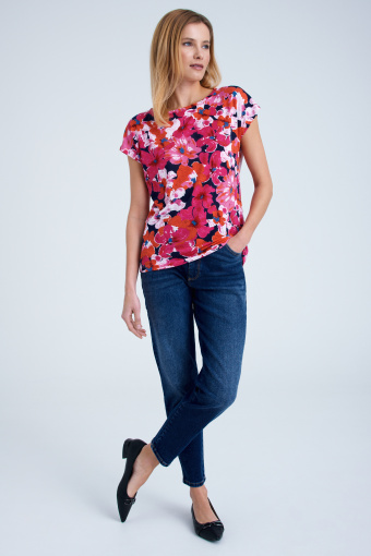 Top z mocnym kwiatowym printem Top z mocnym kwiatowym printem