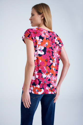 Top z mocnym kwiatowym printem Top z mocnym kwiatowym printem