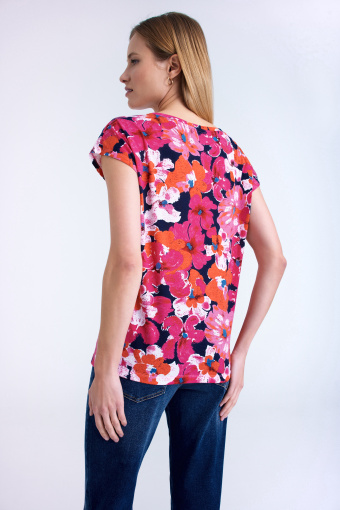 Top z mocnym kwiatowym printem Top z mocnym kwiatowym printem