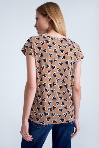 Top z nadrukiem w serca, beż