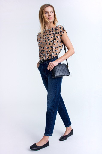 Top z nadrukiem w serca, beż