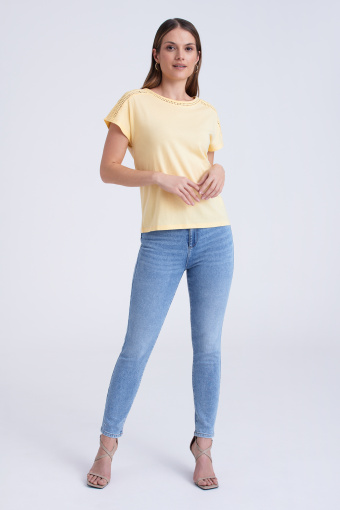 Jasnożółty top o luźnym fasonie Jasnożółty top o luźnym fasonie