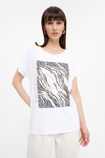Biały t-shirt z ozdobną grafiką