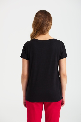 Czarny top z ozdobnym wiązaniem