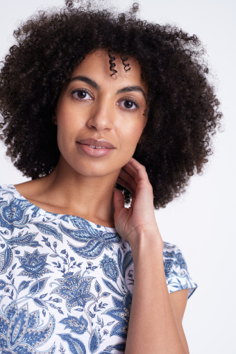 Top z nadrukiem typu paisley, niebiesko-biały