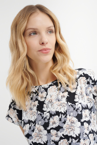 Casualowy top w kwiatowy print  Casualowy top w kwiatowy print