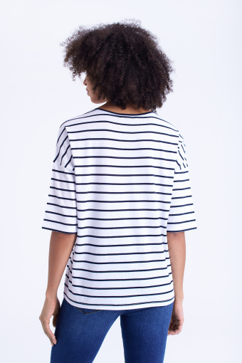 Basicowy top  w granatowe paski