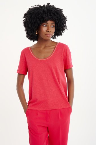 Malinowy top z błyszczącą lamówką Malinowy top z błyszczącą lamówką