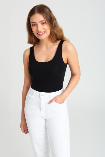 Klasyczny, czarny top na ramiączkach Klasyczny, czarny top na ramiączkach