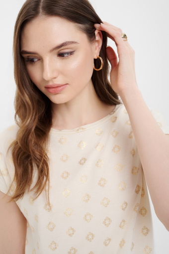 Stylowy top z połyskującym nadrukiem