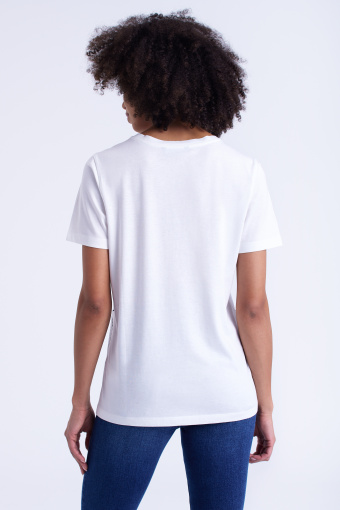 Biały top z kwiatową grafiką