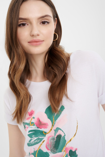 Biały top z kolorową grafiką krótki rękaw