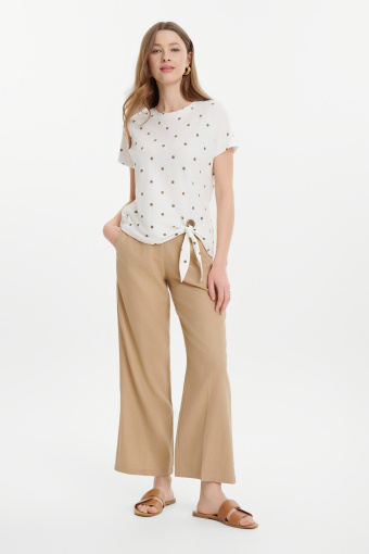 Top z wiązaniem nadruk w beżowe groszki