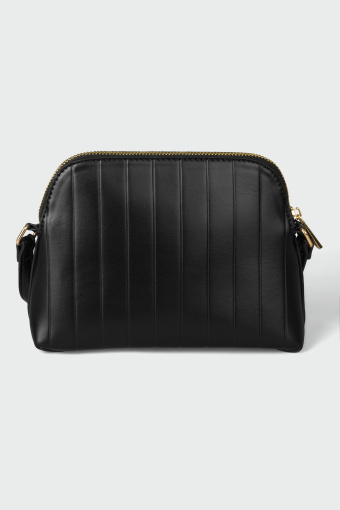 Torebka w czarnym kolorze