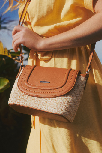 Niewielka torebka w stylu boho