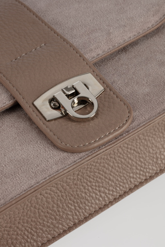 Brązowa uniwersalna listonoszka 