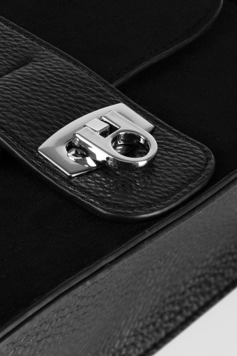 Czarna klasyczna torebka